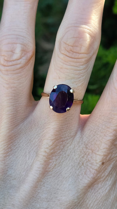 Vintage: 9ct Yellow Gold Amethyst Solitaire Ring