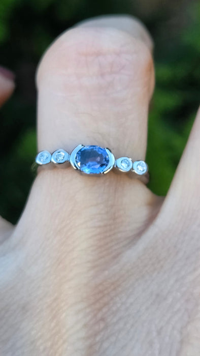 Vintage: 18ct White Gold Sapphire 0.52ct & Diamond Dress Ring