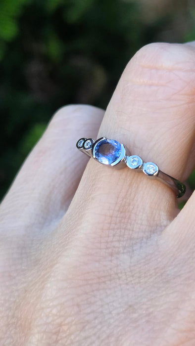 Vintage: 18ct White Gold Sapphire 0.52ct & Diamond Dress Ring