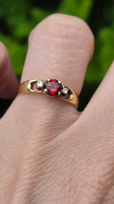 Vintage: 14ct Yellow Gold Rare Orange Citrine & Diamond Ring