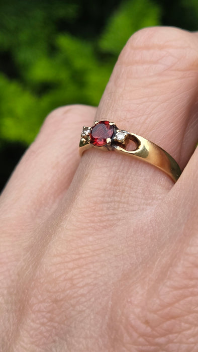 Vintage: 14ct Yellow Gold Rare Orange Citrine & Diamond Ring