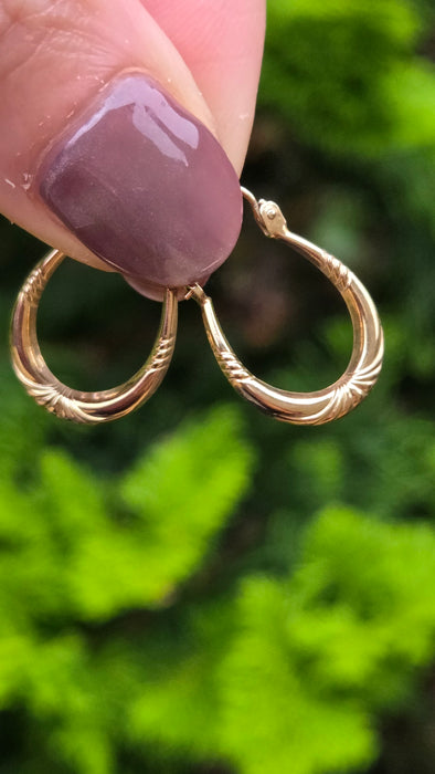 Vintage: 9ct Yellow Gold Diamond-Cut Creole Hoop Earrings