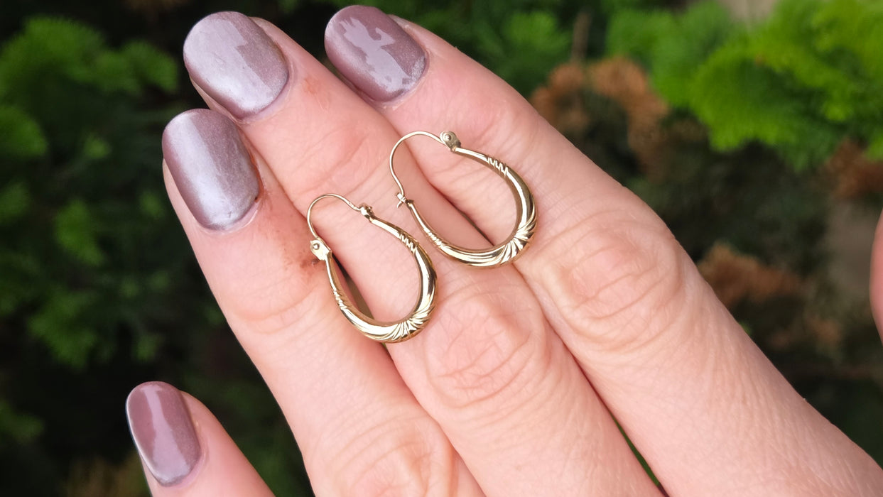 Vintage: 9ct Yellow Gold Diamond-Cut Creole Hoop Earrings