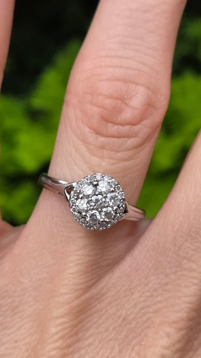 Vintage: 9ct White Gold Diamond 0.56ct Round Halo Cluster Ring