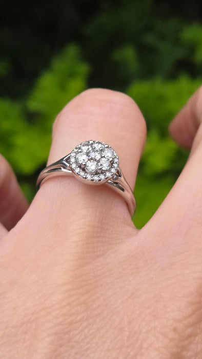 Vintage: 9ct White Gold Diamond 0.56ct Round Halo Cluster Ring