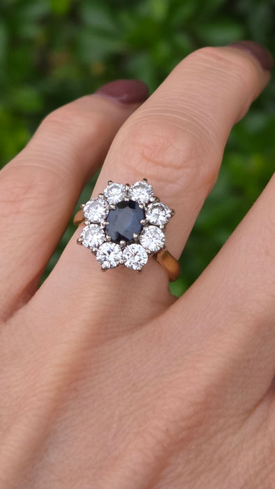 Vintage: 18ct Yellow Gold Sapphire 1.02ct & Diamond 2.00ct Oval Cluster Ring