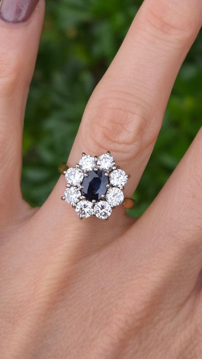 Vintage: 18ct Yellow Gold Sapphire 1.02ct & Diamond 2.00ct Oval Cluster Ring