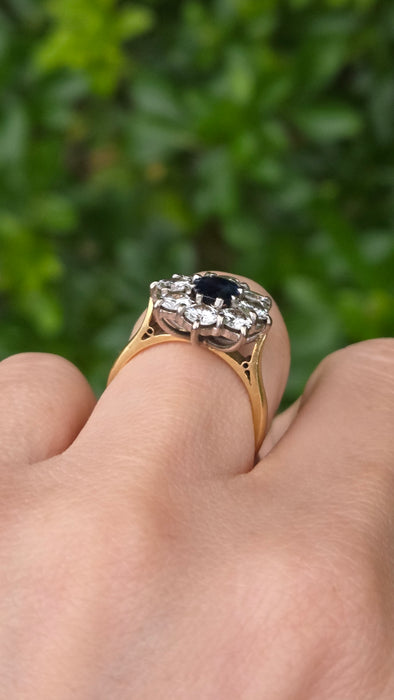 Vintage: 18ct Yellow Gold Sapphire 1.02ct & Diamond 2.00ct Oval Cluster Ring