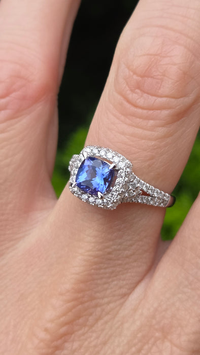 Vintage: 18ct White Gold Tanzanite & Diamond 0.75ct Halo Dress Ring
