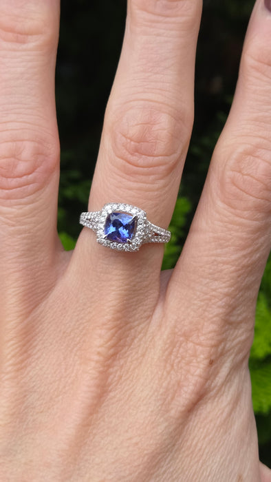 Vintage: 18ct White Gold Tanzanite & Diamond 0.75ct Halo Dress Ring