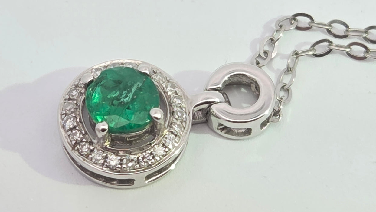 Vintage: 18ct White Gold Emerald 0.55ct & Diamond 0.06ct Halo Pendant and Chain