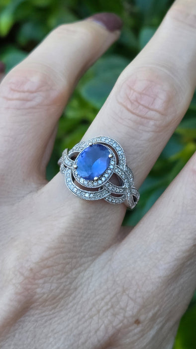 Vintage: 14ct White Gold Tanzanite & 113 Diamond Oval Dress Ring