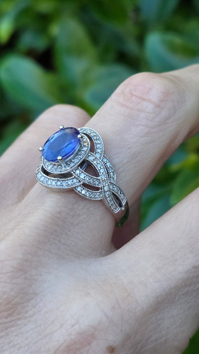 Vintage: 14ct White Gold Tanzanite & 113 Diamond Oval Dress Ring