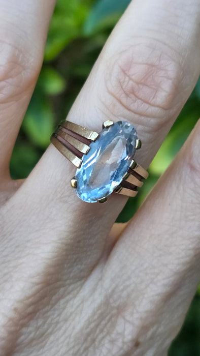 Vintage: 9ct Yellow Gold Blue Spinel Solitaire Ring
