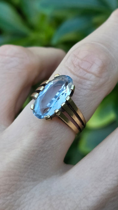 Vintage: 9ct Yellow Gold Blue Spinel Solitaire Ring