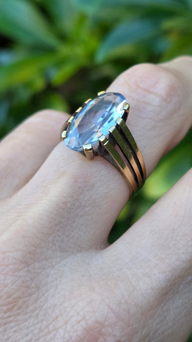 Vintage: 9ct Yellow Gold Blue Spinel Solitaire Ring