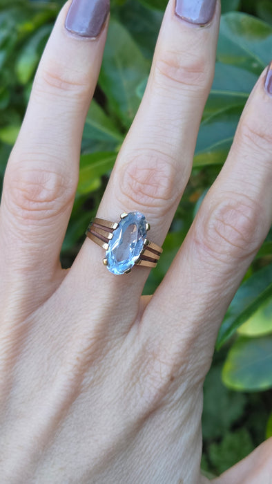 Vintage: 9ct Yellow Gold Blue Spinel Solitaire Ring
