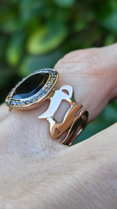 Vintage: 18ct Yellow Gold Modern Abstract Black Onyx & Black Diamond Cocktail Ring