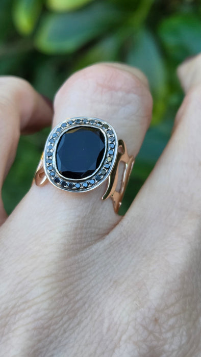 Vintage: 18ct Yellow Gold Modern Abstract Black Onyx & Black Diamond Cocktail Ring