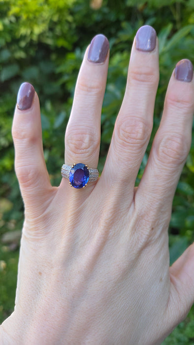 Vintage: 18ct Yellow Gold Tanzanite 4.65ct & Diamond Dress Ring
