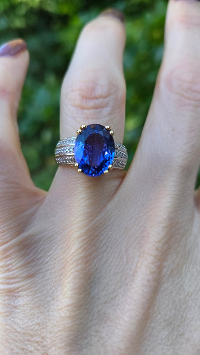 Vintage: 18ct Yellow Gold Tanzanite 4.65ct & Diamond Dress Ring