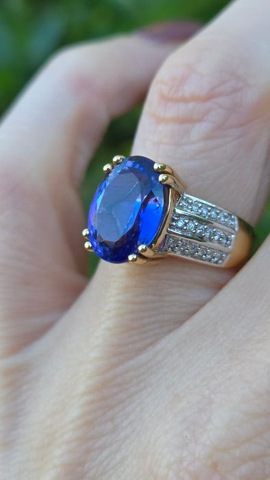 Vintage: 18ct Yellow Gold Tanzanite 4.65ct & Diamond Dress Ring