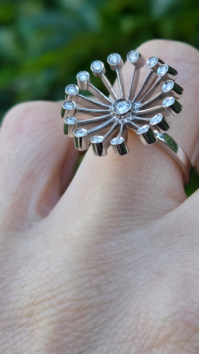 Vintage: 18ct White Gold Diamond Sunray Cluster Ring — 0.40ct