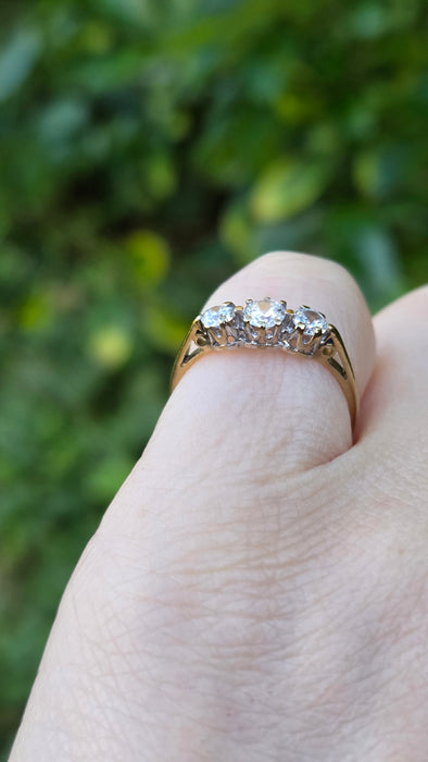 Vintage: 9ct Yellow Gold Simulated Diamond Trilogy Ring