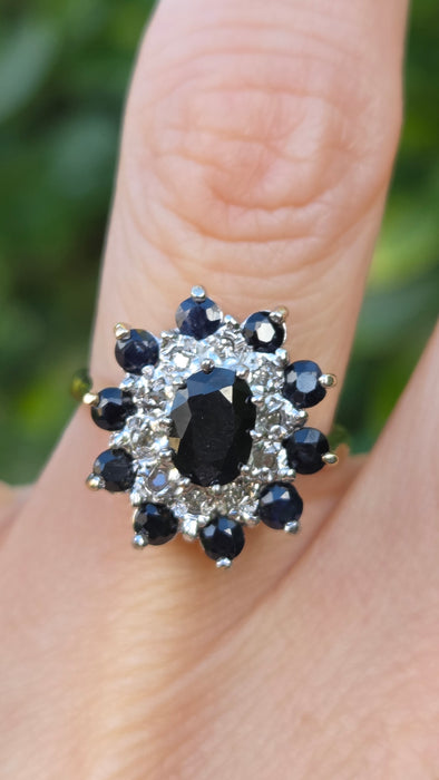 Vintage: 14ct Yellow Gold Sapphire 2.50ct & Diamond 0.20ct Oval Dress Cluster Ring