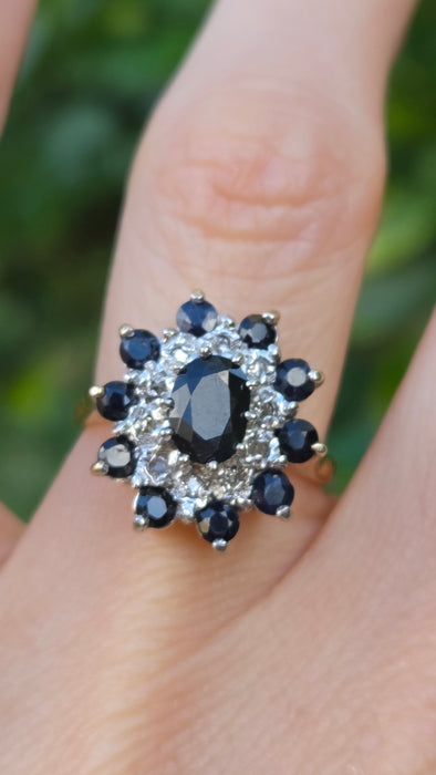 Vintage: 14ct Yellow Gold Sapphire 2.50ct & Diamond 0.20ct Oval Dress Cluster Ring