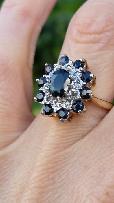 Vintage: 14ct Yellow Gold Sapphire 2.50ct & Diamond 0.20ct Oval Dress Cluster Ring