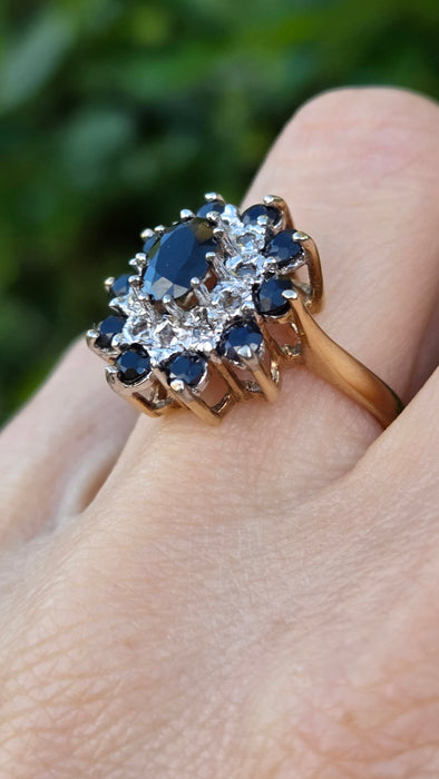 Vintage: 14ct Yellow Gold Sapphire 2.50ct & Diamond 0.20ct Oval Dress Cluster Ring