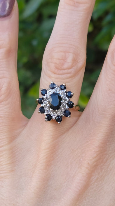 Vintage: 14ct Yellow Gold Sapphire 2.50ct & Diamond 0.20ct Oval Dress Cluster Ring