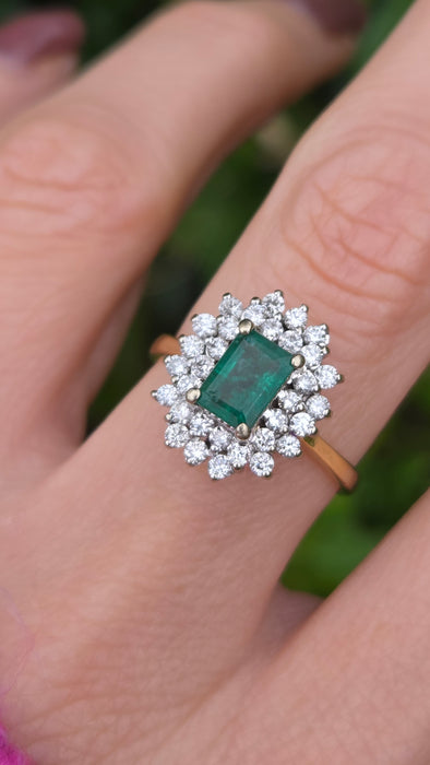 Vintage: 18ct Yellow Gold Emerald 0.85ct & Diamond 1.00ct Dress Cluster Ring