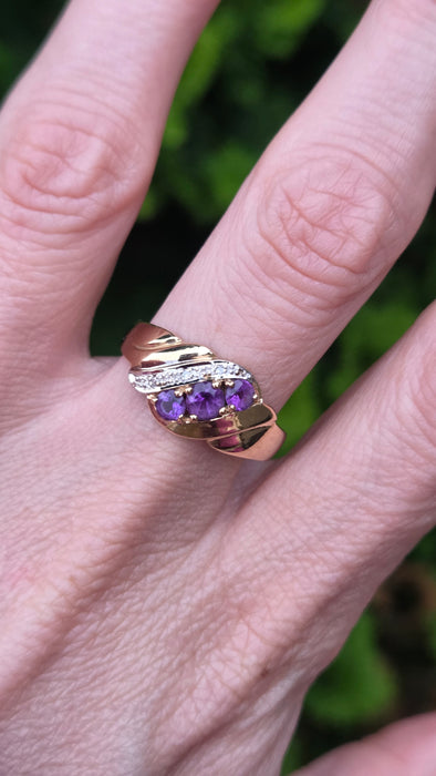 Vintage: 9ct Yellow Gold Amethyst & Diamond Crossover Dress Ring