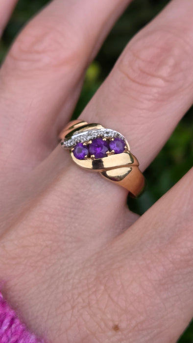Vintage: 9ct Yellow Gold Amethyst & Diamond Crossover Dress Ring
