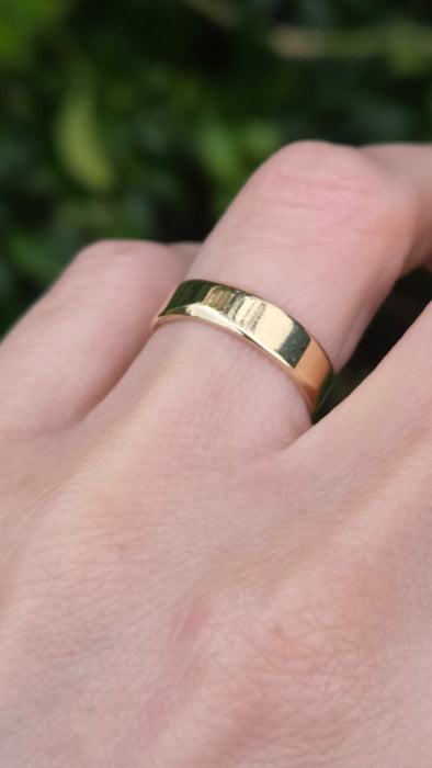 Vintage: 9ct Yellow Gold Wedding Band — From 1980