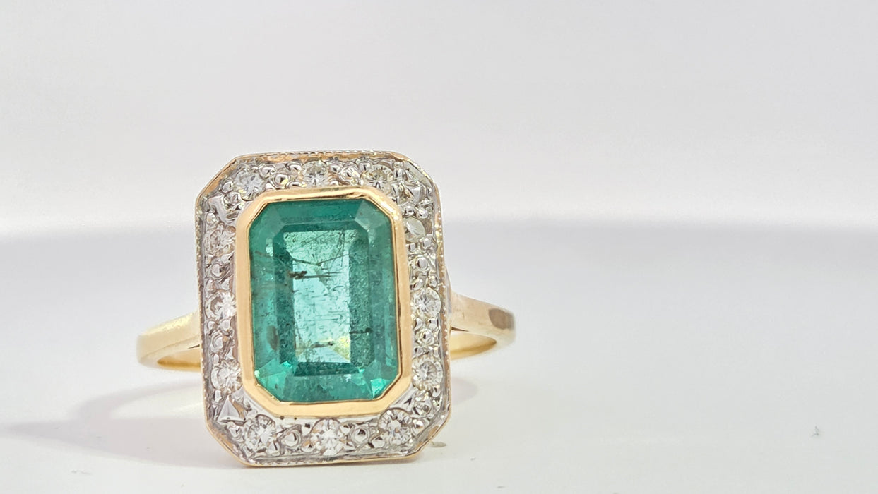 Vintage: 18ct Yellow Gold Emerald 3.52ct & Diamond 0.30ct Art Deco-Inspired Cluster Dress Ring