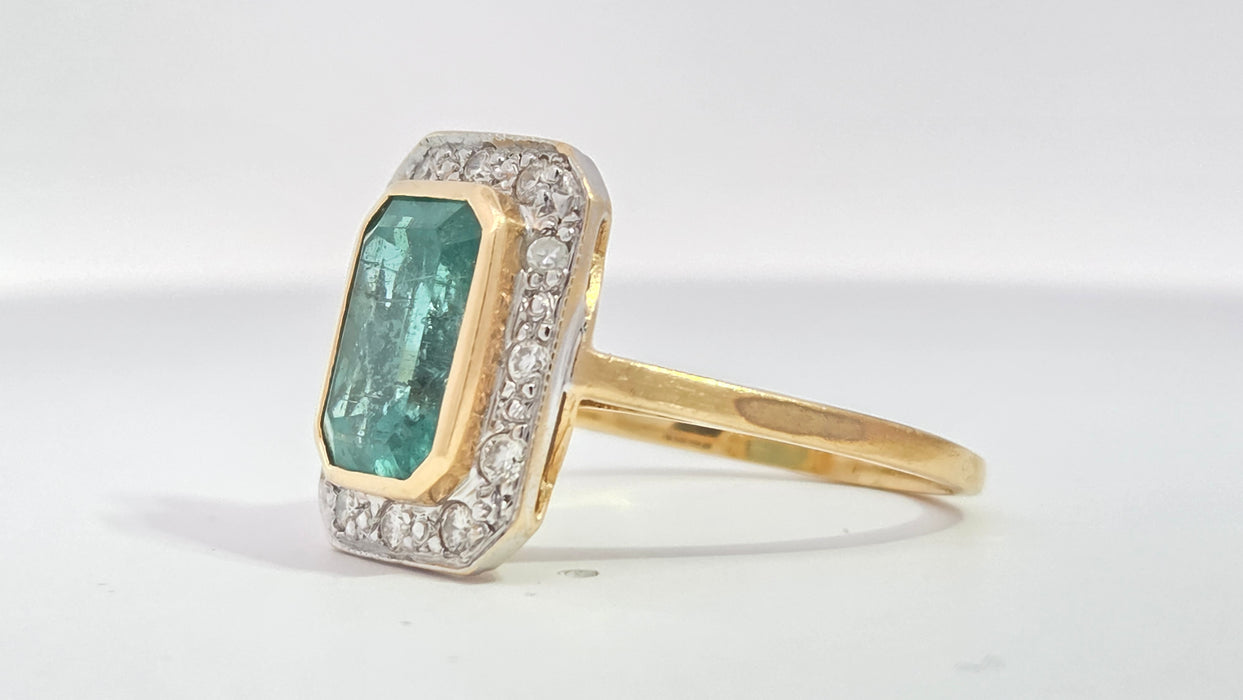 Vintage: 18ct Yellow Gold Emerald 3.52ct & Diamond 0.30ct Art Deco-Inspired Cluster Dress Ring