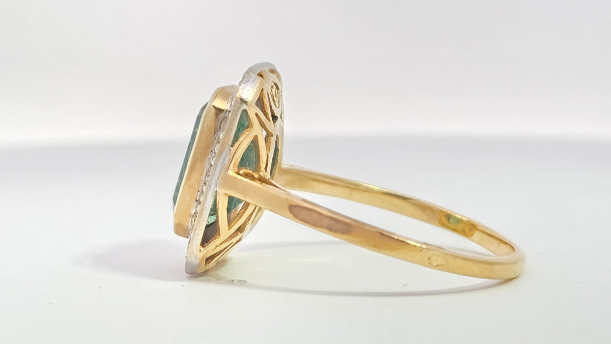 Vintage: 18ct Yellow Gold Emerald 3.52ct & Diamond 0.30ct Art Deco-Inspired Cluster Dress Ring