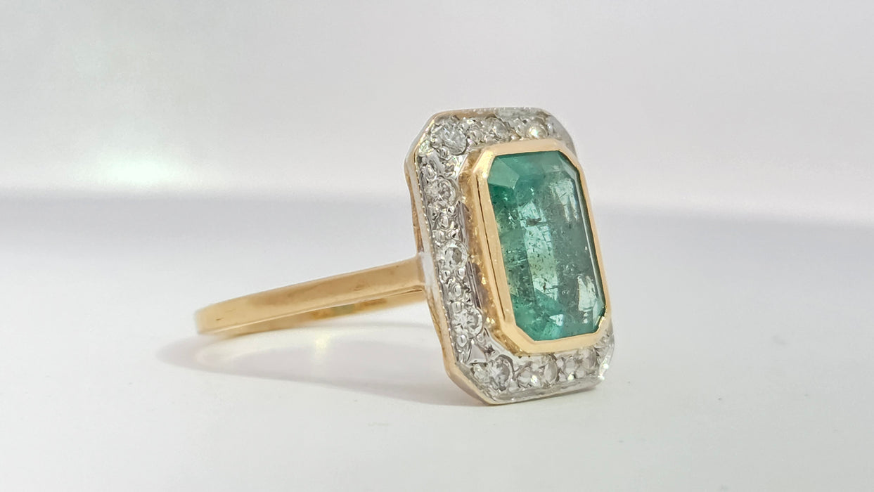 Vintage: 18ct Yellow Gold Emerald 3.52ct & Diamond 0.30ct Art Deco-Inspired Cluster Dress Ring