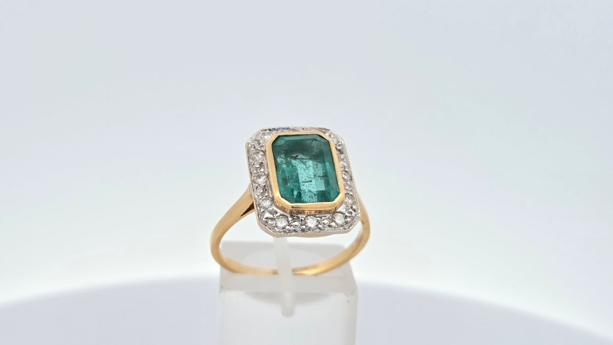 Vintage: 18ct Yellow Gold Emerald 3.52ct & Diamond 0.30ct Art Deco-Inspired Cluster Dress Ring