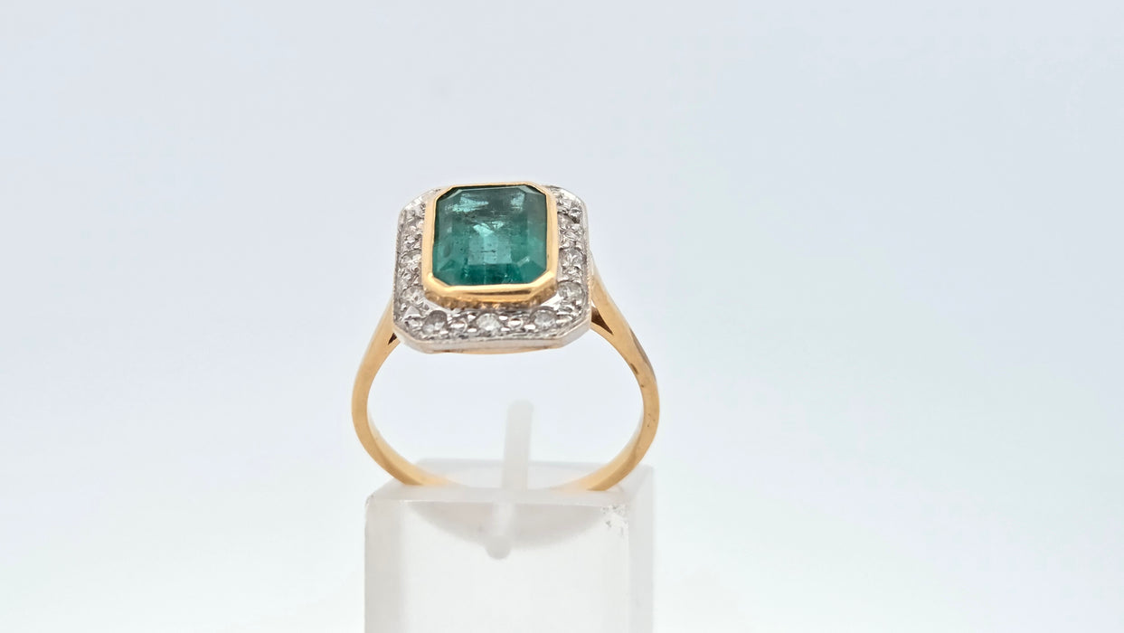 Vintage: 18ct Yellow Gold Emerald 3.52ct & Diamond 0.30ct Art Deco-Inspired Cluster Dress Ring
