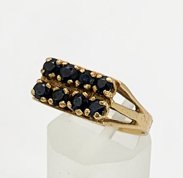 1083: Vintage: 9ct Gold 8 French Blue Sapphires Geometric Set Ring