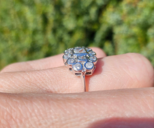 1202: Vintage; 18ct White Gold Art Deco Style Diamonds Cluster Ring- high calibre, sparkling natural diamonds