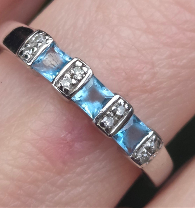 2768: Vintage 9ct White Gold Swiss Blue Topaz 8 Natural Diamonds Half-Eternity/Stacker Ring
