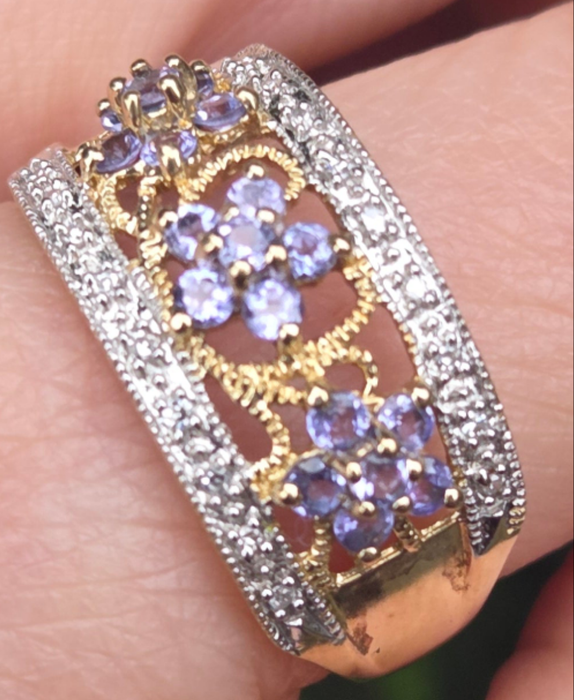 2938- Vintage 9ct Gold Iolites Natural Sparkling Diamonds Flower Head Cocktail Ring