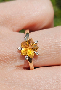 1576: Vintage: 14ct Gold Star-Set Yellow Citrines Diamond Dress Ring