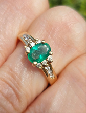 Load image into Gallery viewer, 1609: Vintage: 14ct Gold Emerald Diamonds Ring- petite, sparkling and cute
