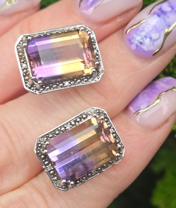 2663: Vintage 9ct White Gold Large Ametrine Diamonds Stud Earrings